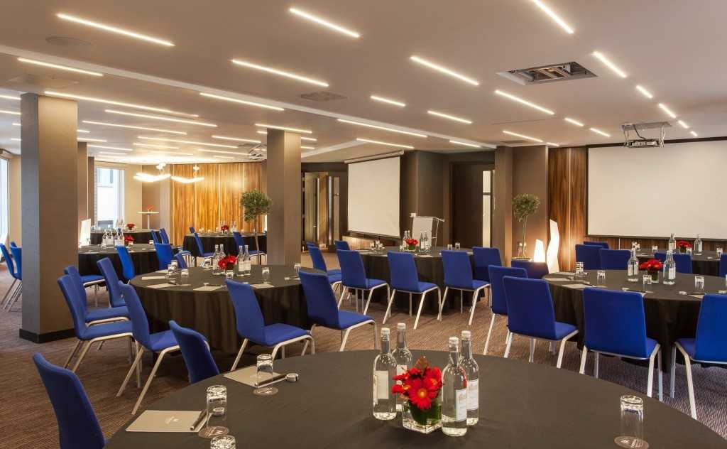 Roundabout Room