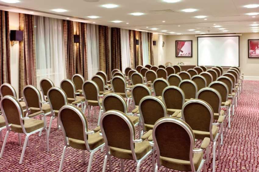 Conference venues in London: Crowne Plaza London Ealing