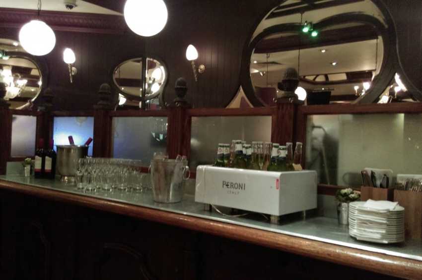 Party venues in London: Henrys Piccadilly