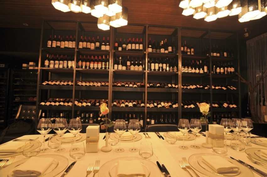 L'etranger - Wine Room