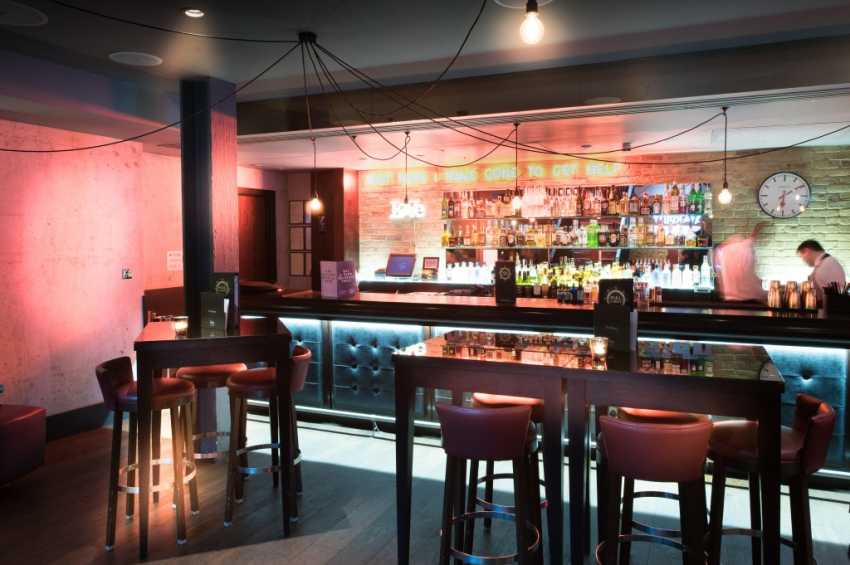 Chez Bar