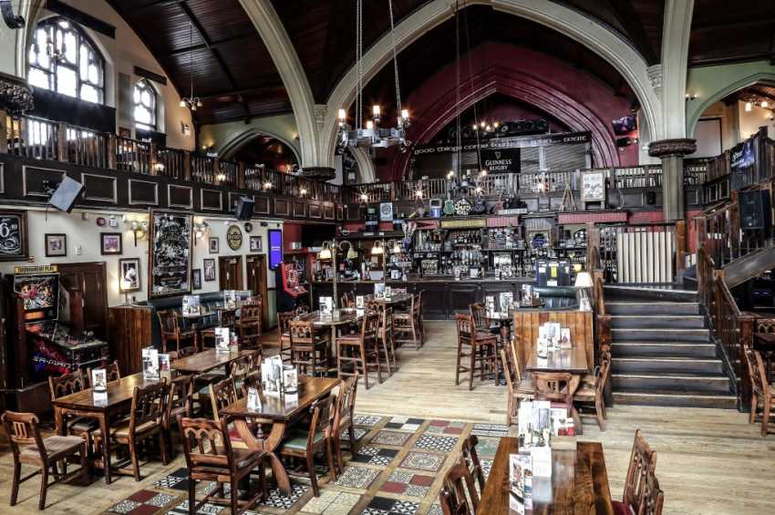 Party venues in London: O'Neill's Muswell Hill