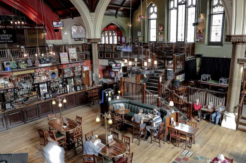 Party venues in London: O'Neill's Muswell Hill