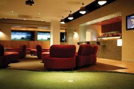 Party venues in London: Urban Golf