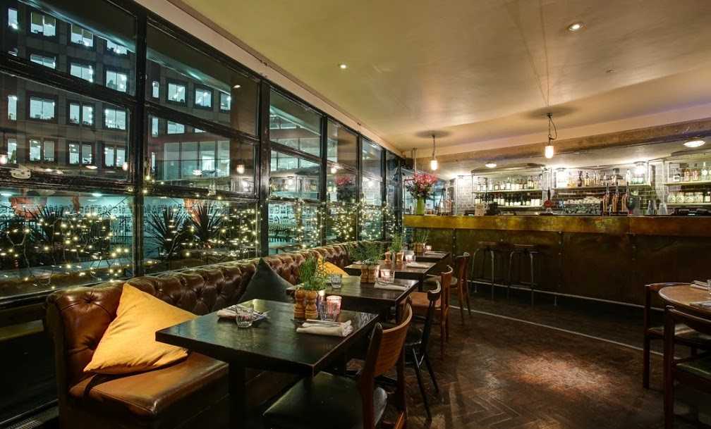 Restaurant | Bar & Lounge area