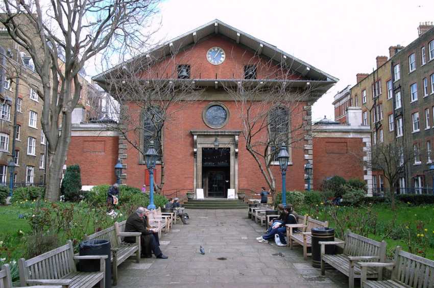Conference venues in London: St. Paul's Church Outdoor Event Space