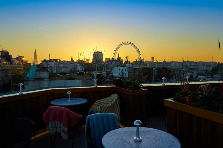 Party venues in London: The Trafalgar St. James