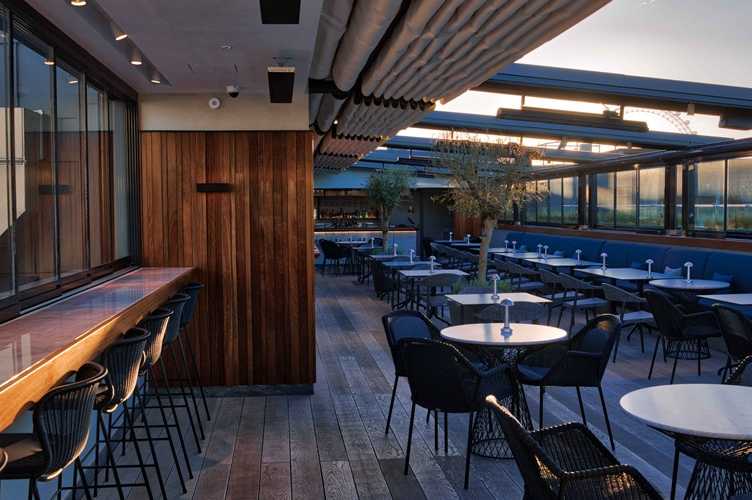 Party venues in London: The Trafalgar St. James