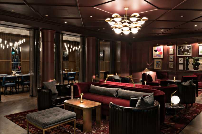 Party venues in London: The Trafalgar St. James
