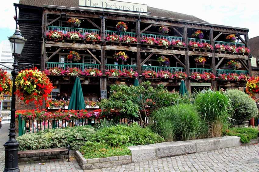 The Dickens Inn