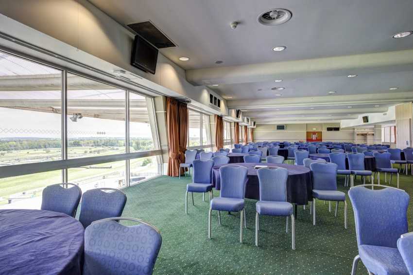 Sandown Park Racecourse