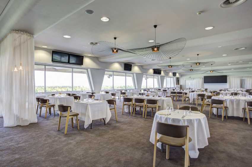 Sandown Park Racecourse
