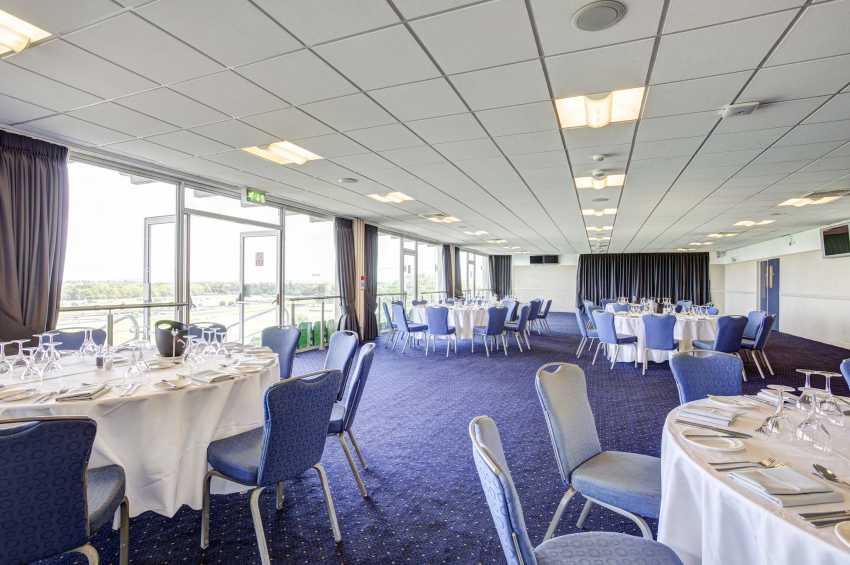 Sandown Park Racecourse