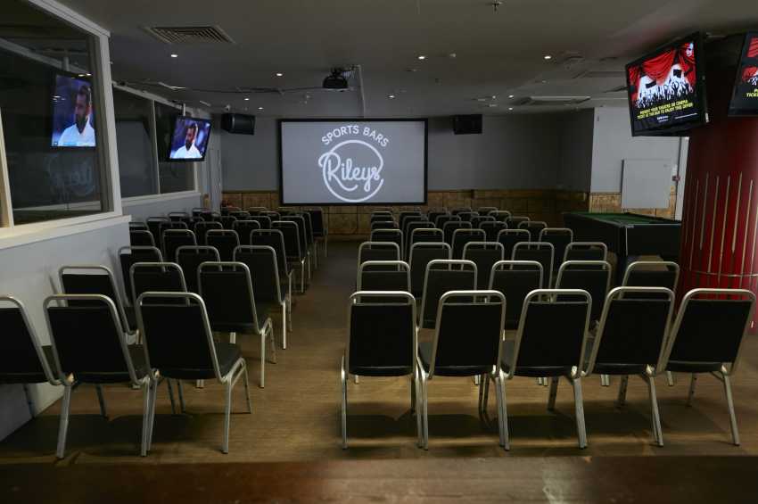 Rileys Sports Bar Haymarket