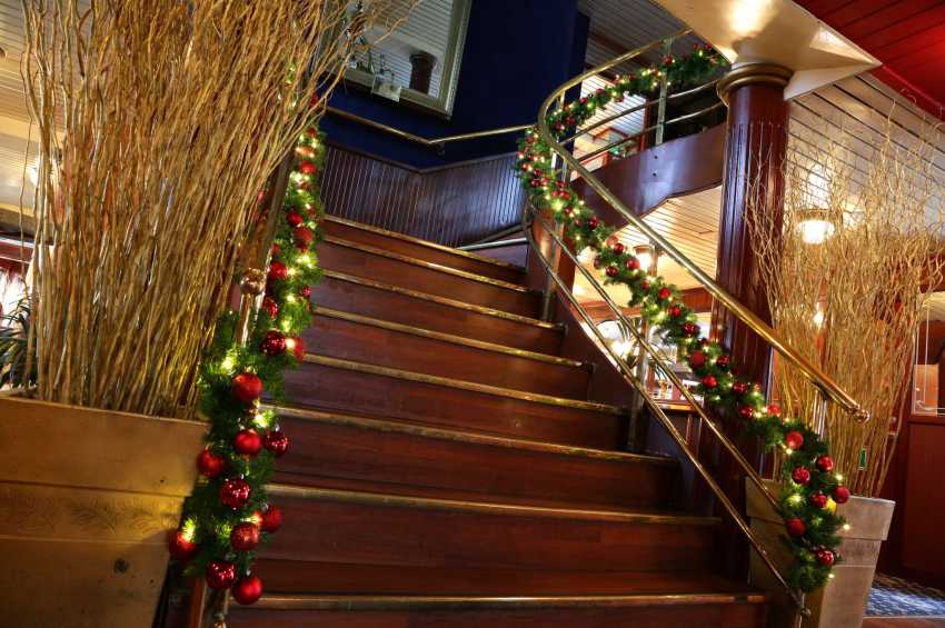 Dixie Queen – Thames Luxury Charters