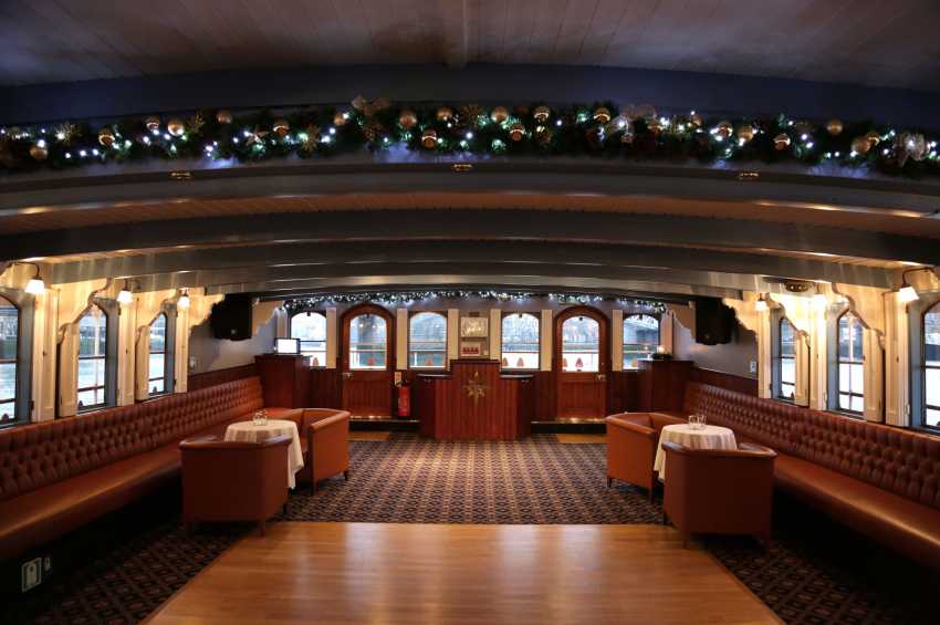 Elizabethan – Thames Luxury Charters