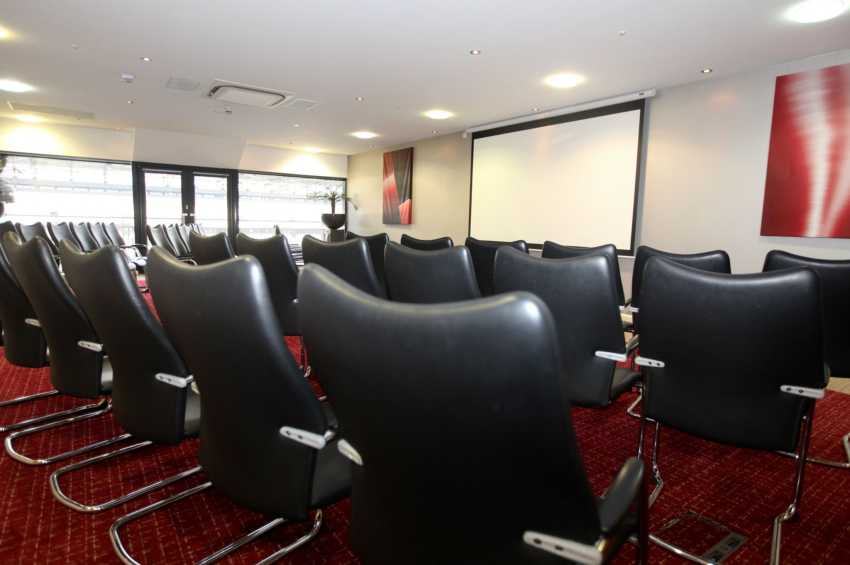 Stadium MK & Doubletree by Hilton MK