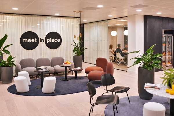 Meet in Place - King William