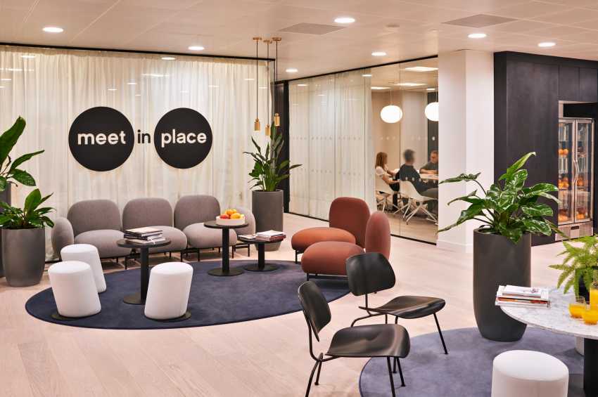 Meet in Place - King William