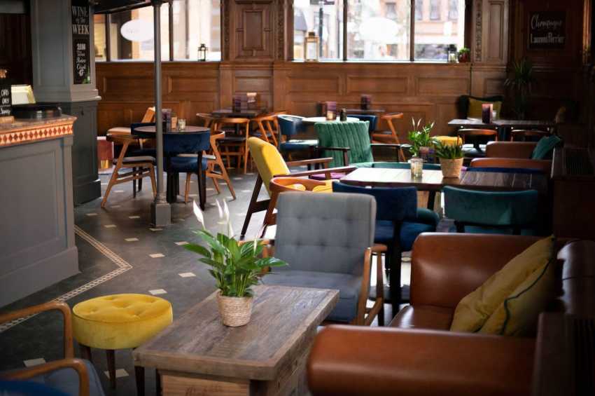 Jamies Ludgate Hill