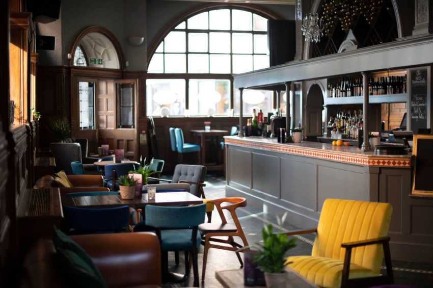 Jamies Ludgate Hill