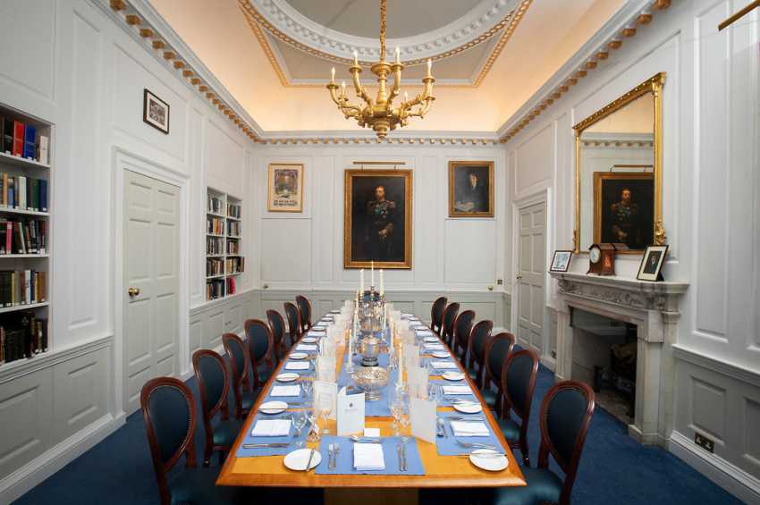 In and Out (Naval & Military) Club