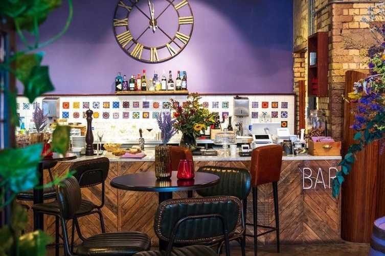 Cecilia's Wine House