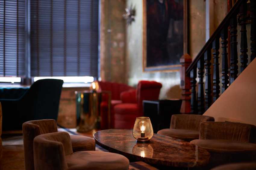 Martinez Members Cocktail Lounge 
