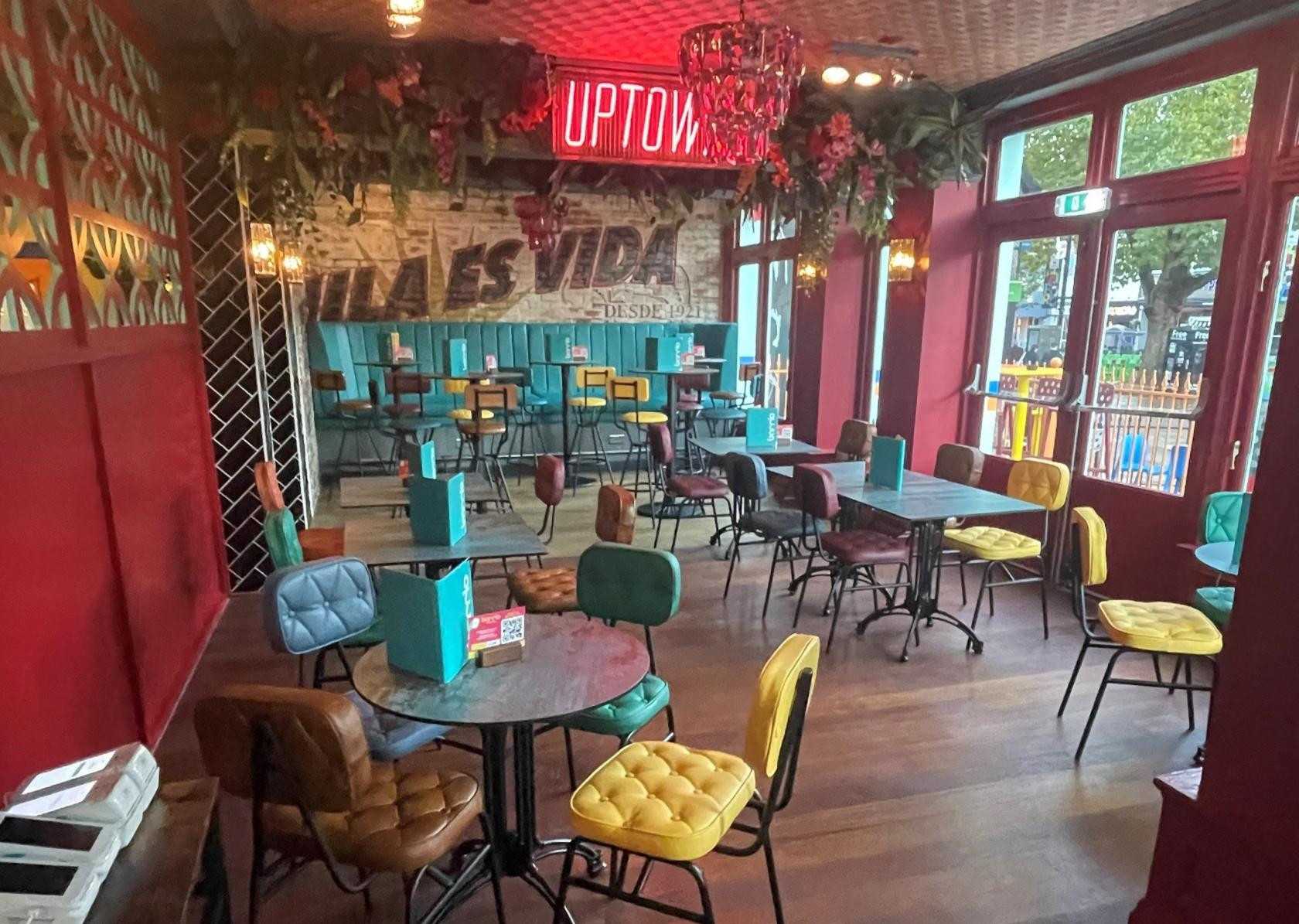 Uptown Bar 