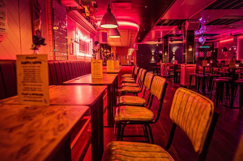 Simmons Bar Holborn