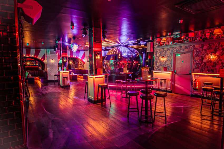 Simmons Bar Holborn