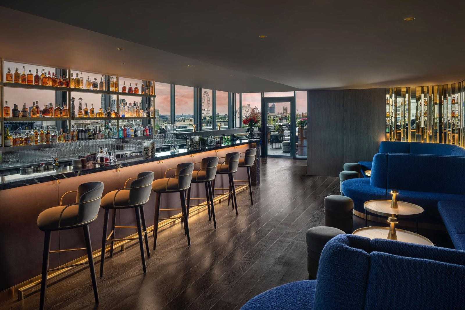 AMANO Rooftop Bar 