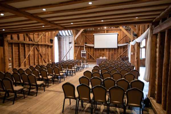 Tewinbury Farm Hotel 