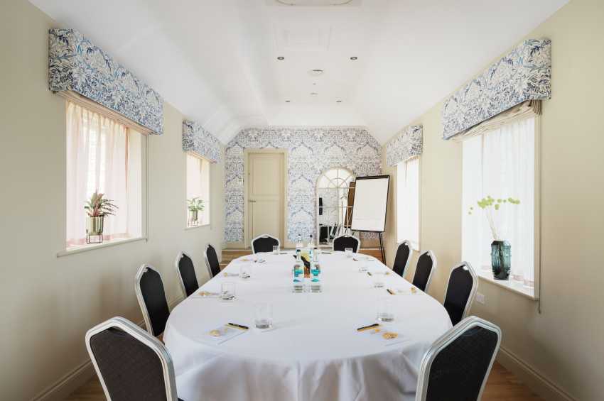 voco Lythe Hill Hotel & Spa