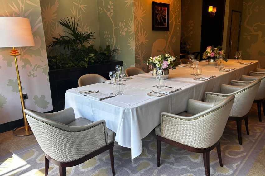 River Restaurant 