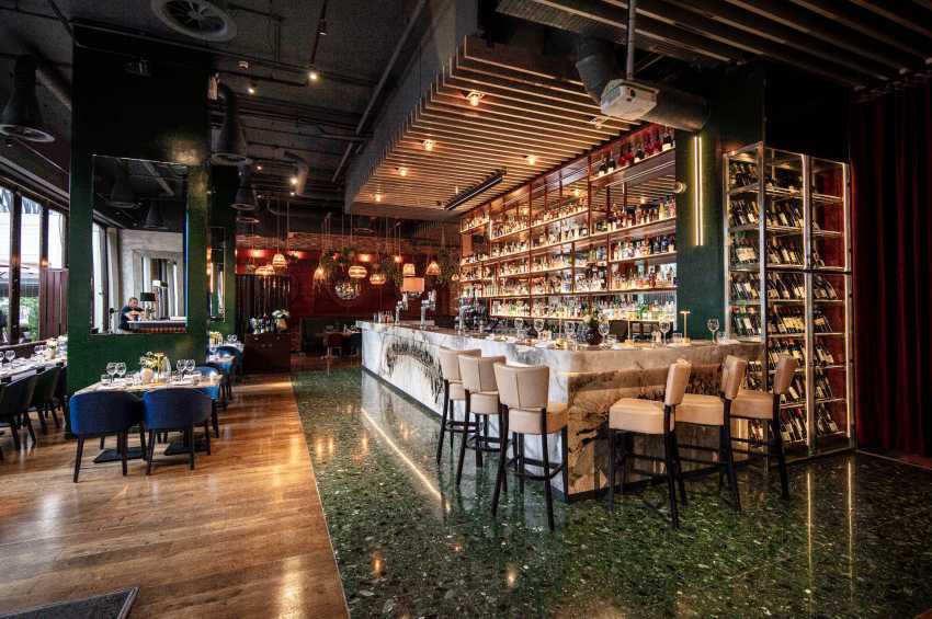 Smith's Bar & Grill