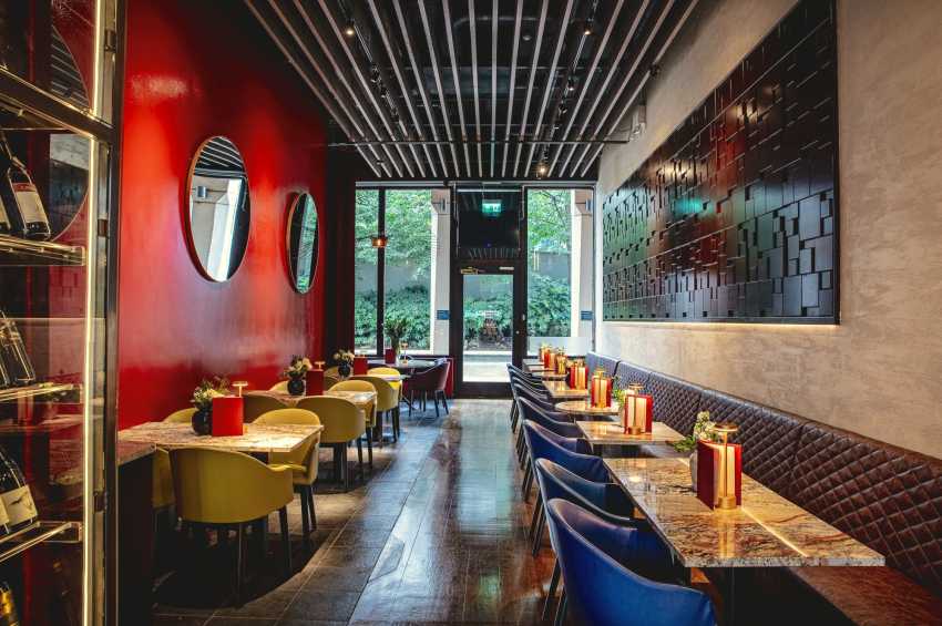 Smith's Bar & Grill