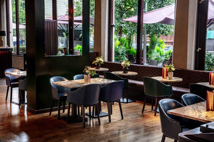 Smith's Bar & Grill