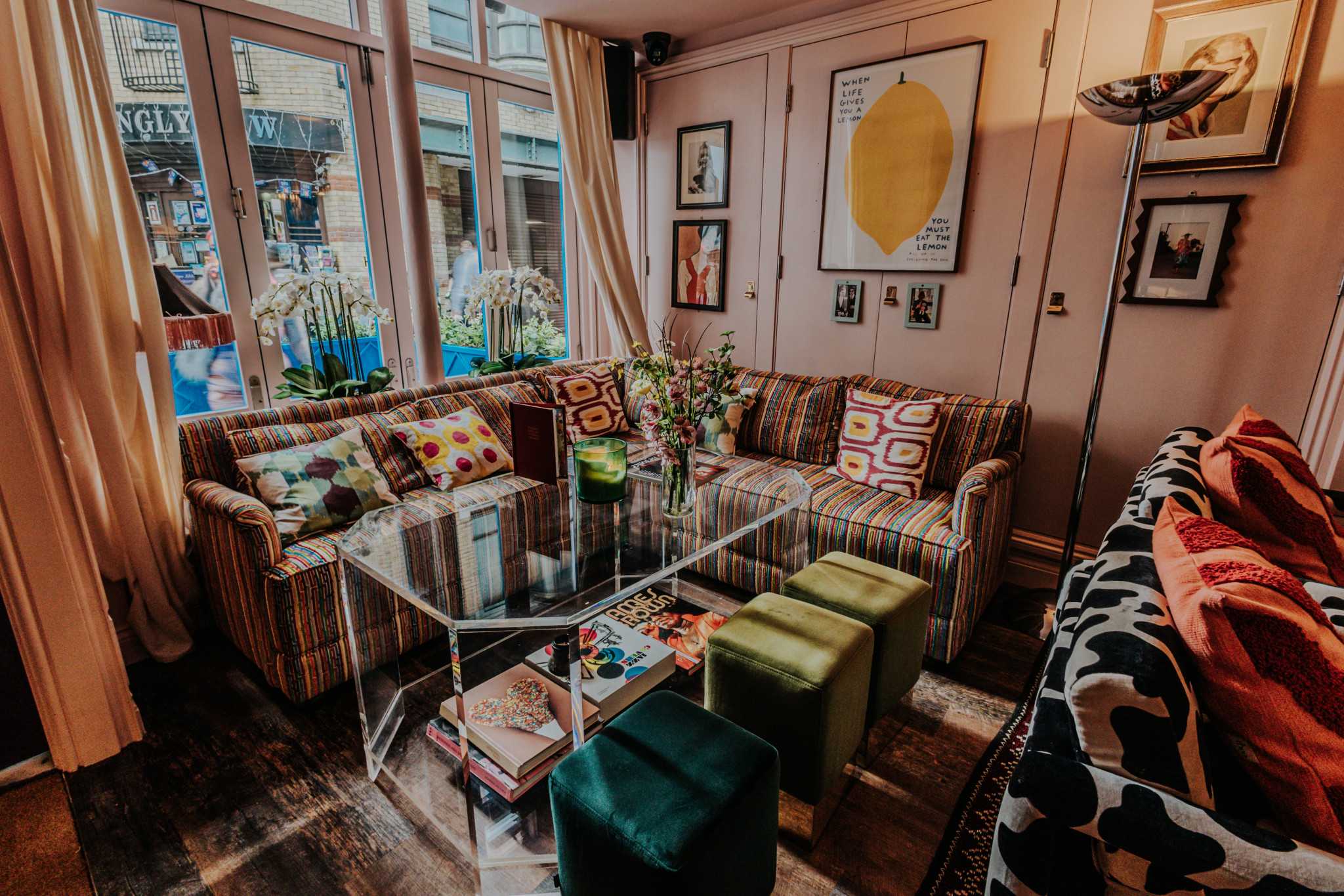 SITTING ROOM