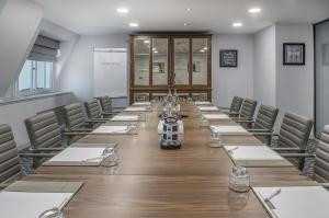 De Vere Grand Connaught Rooms