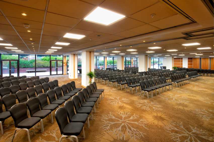 Novotel London West