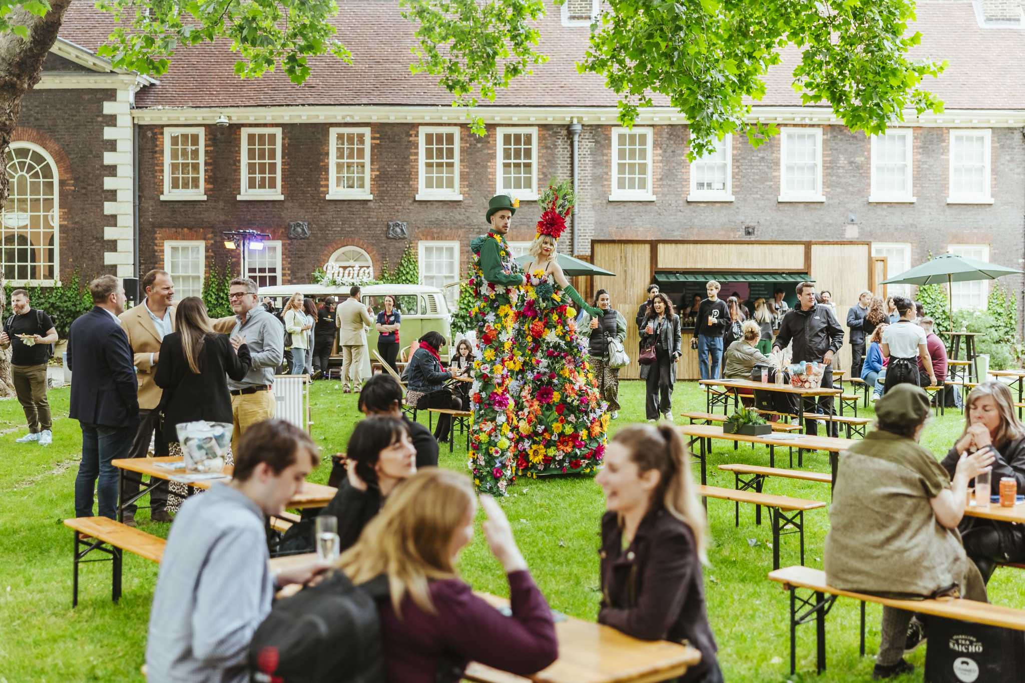 Shoreditch Gardens - The Lawns