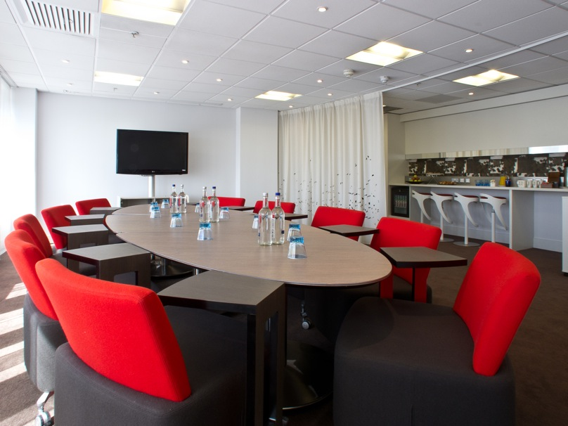 Novotel London West