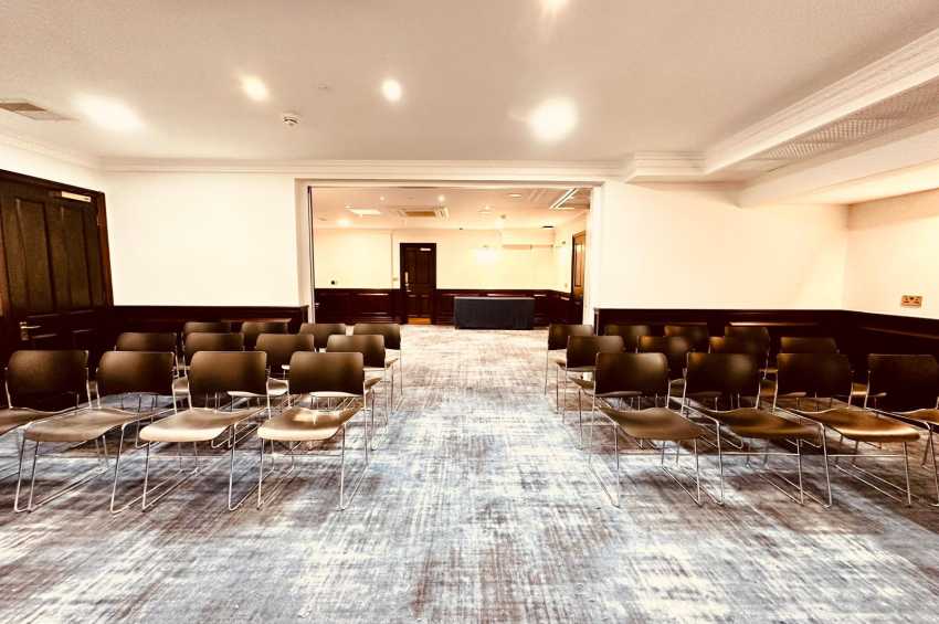 Wellington Hotel by Blue Orchid