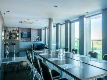 Sky Lounge 