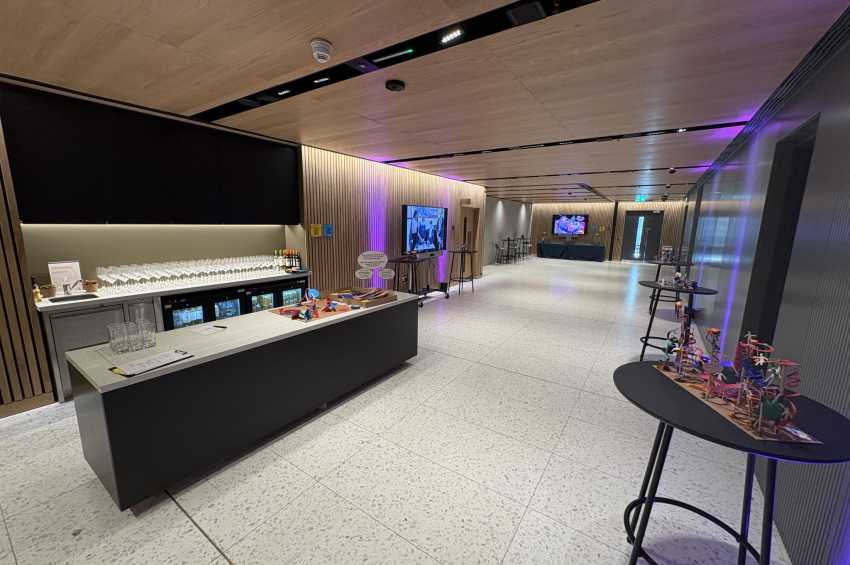 8 Bishopsgate