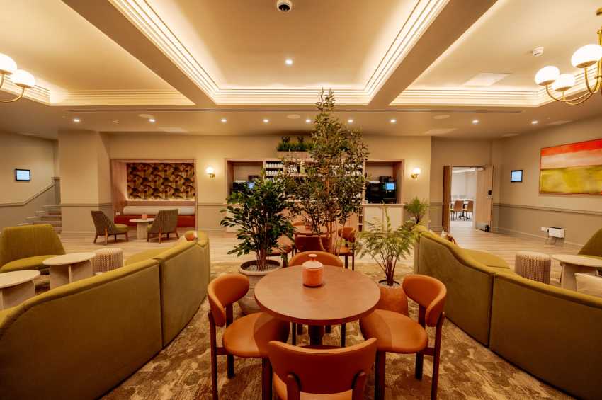 Strand Palace Hotel