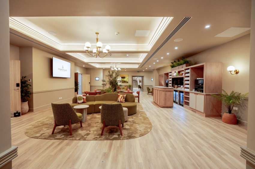 Strand Palace Hotel
