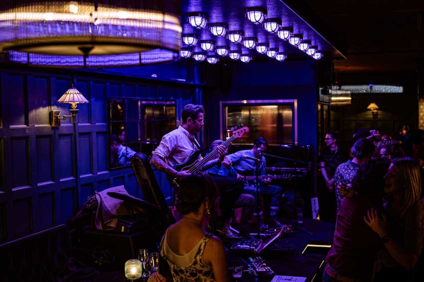 135 Bar & Lounge