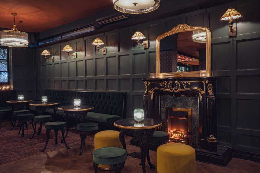 135 Bar & Lounge